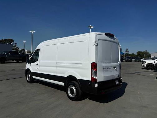 2024 Ford Transit-250 148 WB Medium Roof Cargo