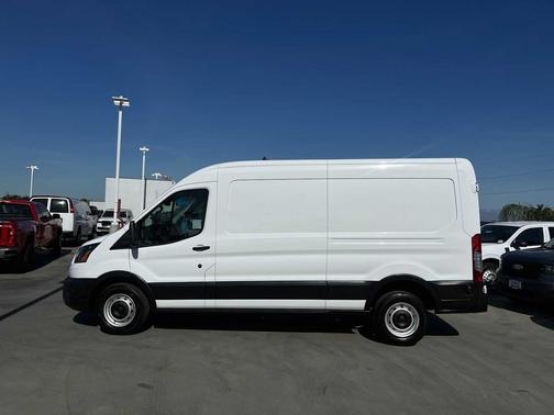 2024 Ford Transit-250 148 WB Medium Roof Cargo