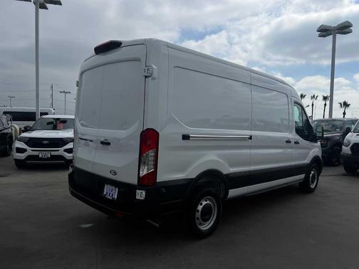 2026 Ford Transit-250