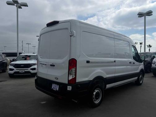 2026 Ford Transit-250 