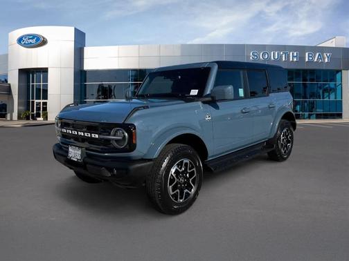 Azure Gray Metallic 2025 Ford Bronco Outer Banks