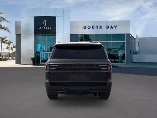 Black Metallic 2026 Lincoln Navigator Reserve