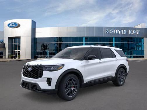 Star White 2026 Ford Explorer ST-Line