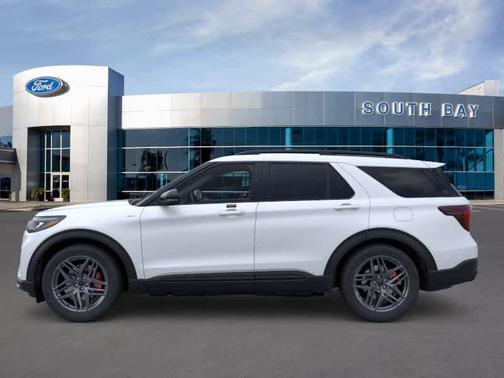 Star White 2026 Ford Explorer ST-Line