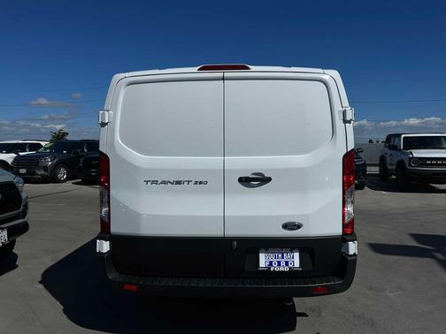 2022 Ford Transit-250