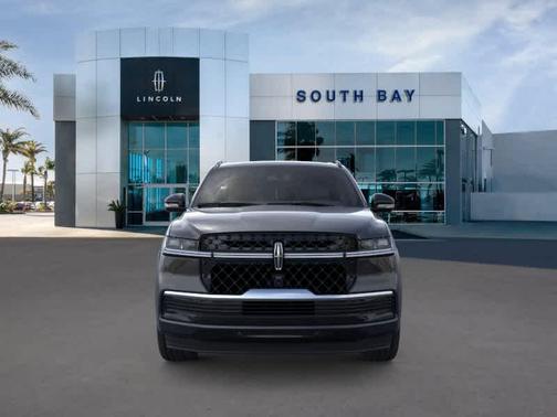 Black Metallic 2026 Lincoln Navigator L Reserve