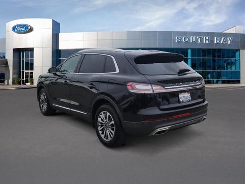 Infinite Black Metallic 2023 Lincoln Nautilus Reserve
