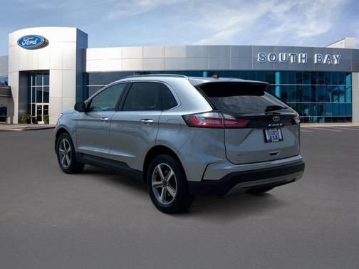 Iconic Silver Metallic 2023 Ford Edge SEL
