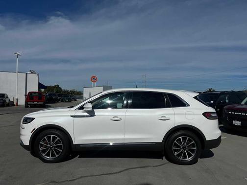 2022 Lincoln Nautilus Standard