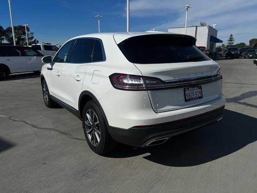 2022 Lincoln Nautilus Standard