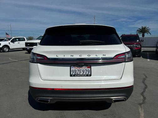 2022 Lincoln Nautilus Standard