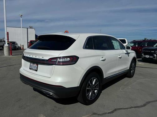 2022 Lincoln Nautilus Standard