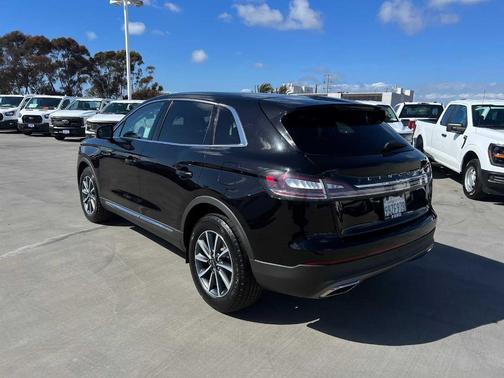 2022 Lincoln Nautilus Standard