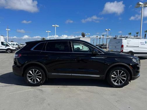 2022 Lincoln Nautilus Standard
