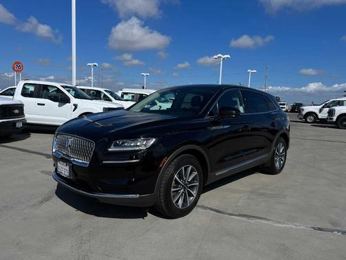 2022 Lincoln Nautilus Standard
