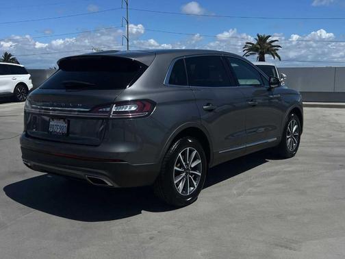 Metallic 2022 Lincoln Nautilus Standard