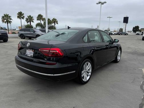 2019 Volkswagen Passat 2.0T Wolfsburg