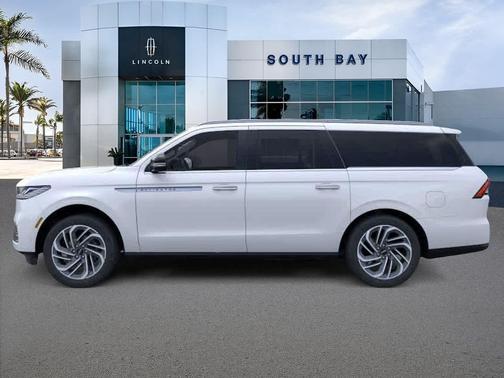 Crystal White Metallic 2026 Lincoln Navigator L Reserve