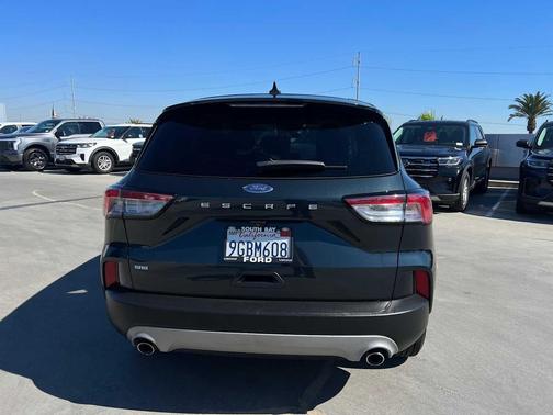 2022 Ford Escape SE