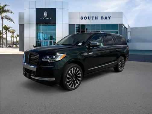 Manhattan Green Metallic 2022 Lincoln Navigator L Black Label