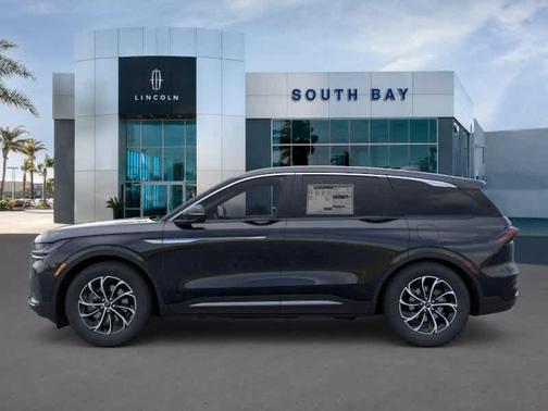 Infinite Black Metallic 2026 Lincoln Nautilus Premiere