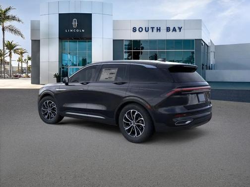 Infinite Black Metallic 2026 Lincoln Nautilus Premiere