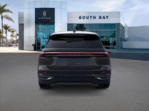 Infinite Black Metallic 2026 Lincoln Nautilus Premiere