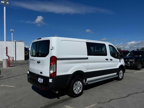 2024 Ford Transit-250 
