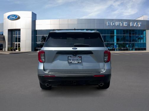 Iconic Silver Metallic 2023 Ford Explorer ST-Line