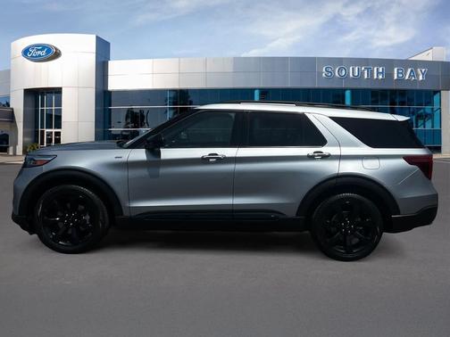 Iconic Silver Metallic 2023 Ford Explorer ST-Line