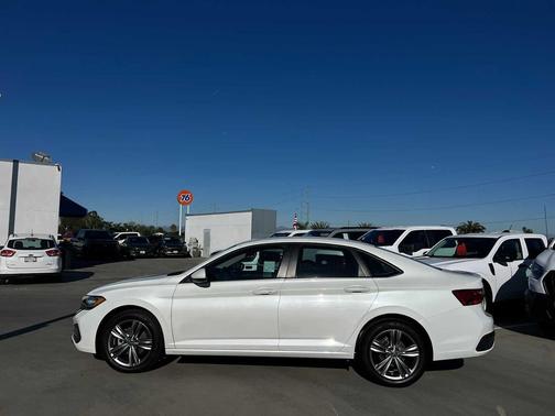 2023 Volkswagen Jetta 1.5T SE