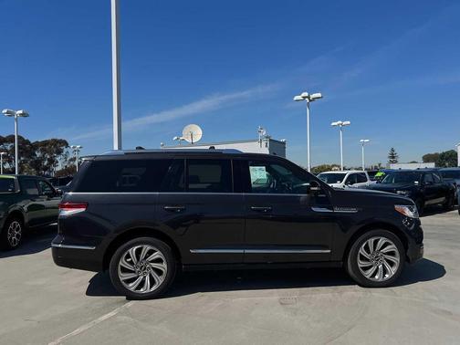 Starlight 2024 Lincoln Navigator Reserve