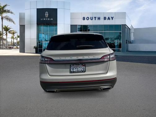 Ceramic Pearl Metallic Tinted Clearcoat 2023 Lincoln Nautilus Standard