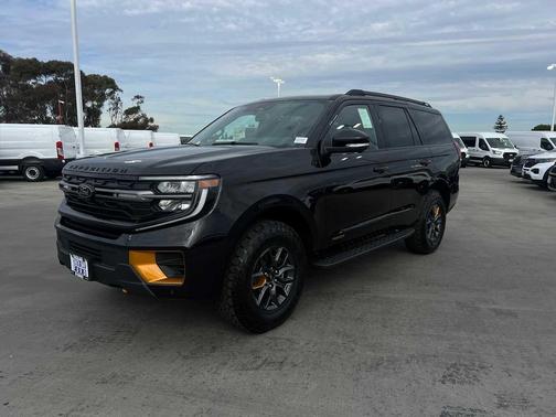 Agate Black Metallic 2026 Ford Expedition Tremor