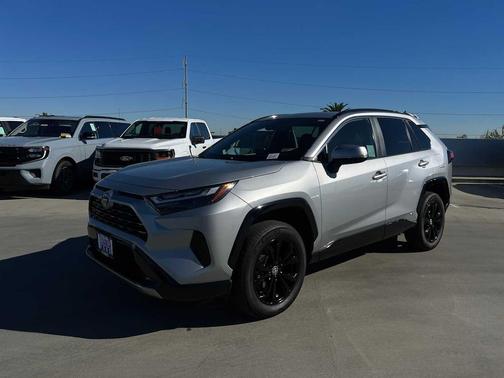 2024 Toyota RAV4 Hybrid SE