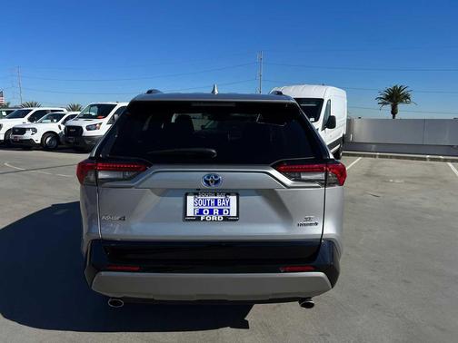 2024 Toyota RAV4 Hybrid SE