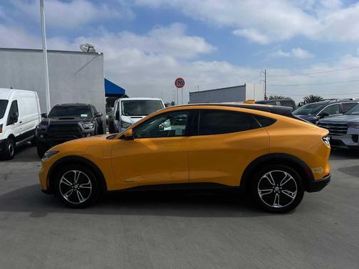 2022 Ford Mustang Mach-E Select