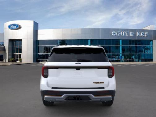 Star White 2026 Ford Explorer Tremor