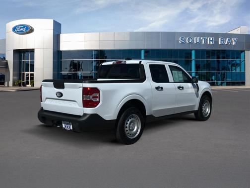 Oxford White 2025 Ford Maverick XL