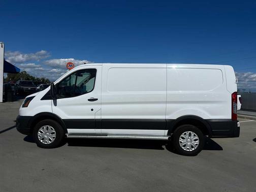 2024 Ford Transit-250 
