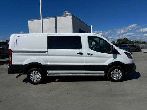2024 Ford Transit-250 