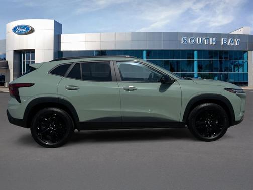 Green 2025 Chevrolet Trax ACTIV