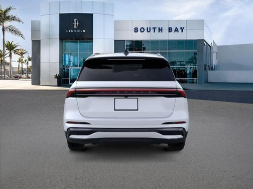 White Platinum Tri-Coat Metallic 2026 Lincoln Nautilus Reserve