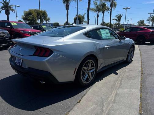 2025 Ford Mustang EcoBoost