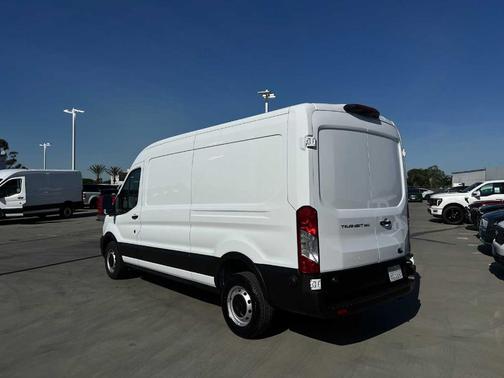 2024 Ford Transit-250 148 WB Medium Roof Cargo