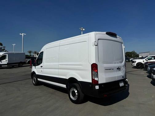 2024 Ford Transit-250 148 WB Medium Roof Cargo