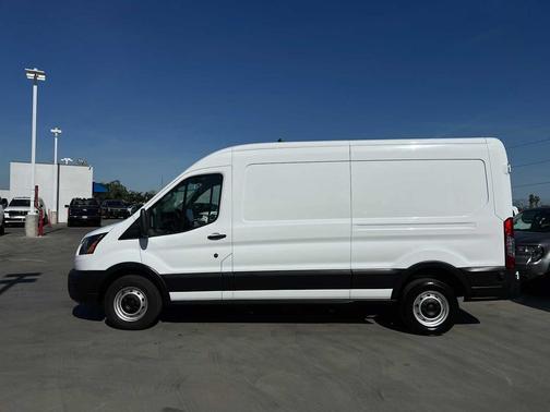 2024 Ford Transit-250 148 WB Medium Roof Cargo