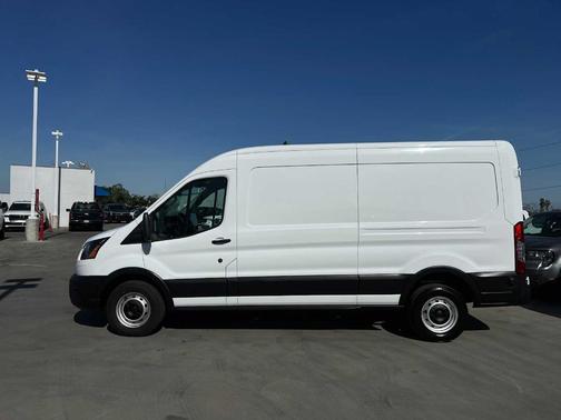2024 Ford Transit-250 148 WB Medium Roof Cargo