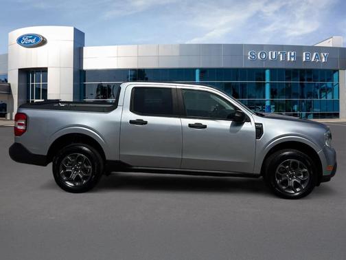 Iconic Silver Metallic 2022 Ford Maverick XLT