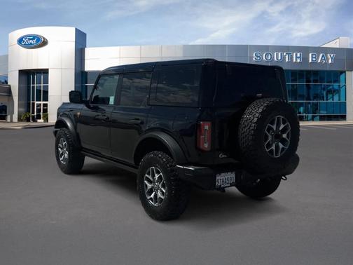 Shadow Black 2025 Ford Bronco Badlands